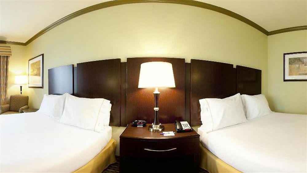 Holiday Inn Express & Suites Fort Worth - Fossil Creek By Ihg Екстер'єр фото