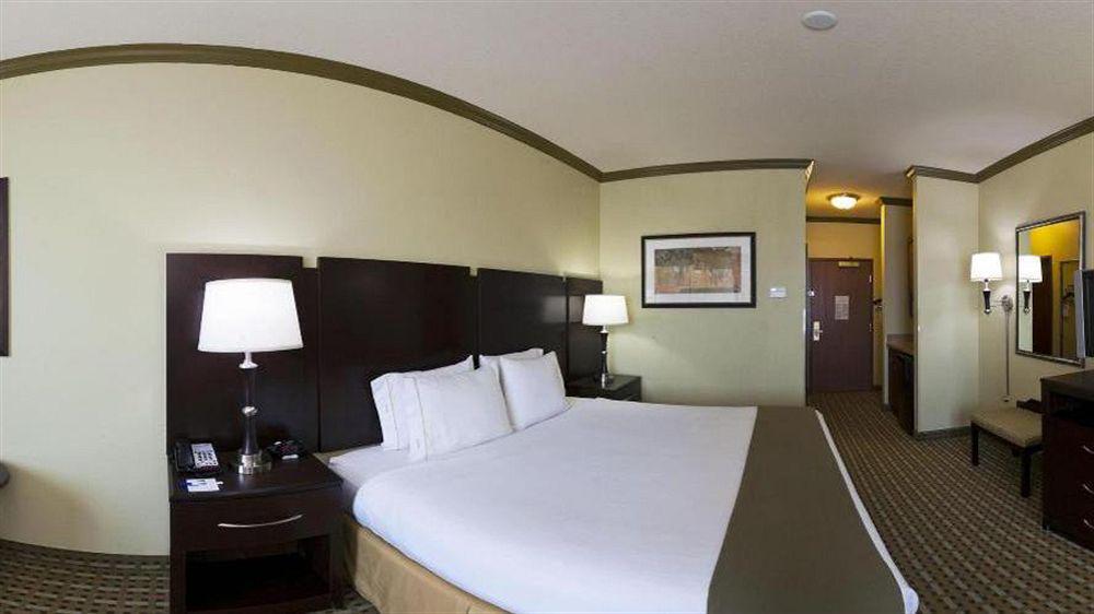 Holiday Inn Express & Suites Fort Worth - Fossil Creek By Ihg Екстер'єр фото