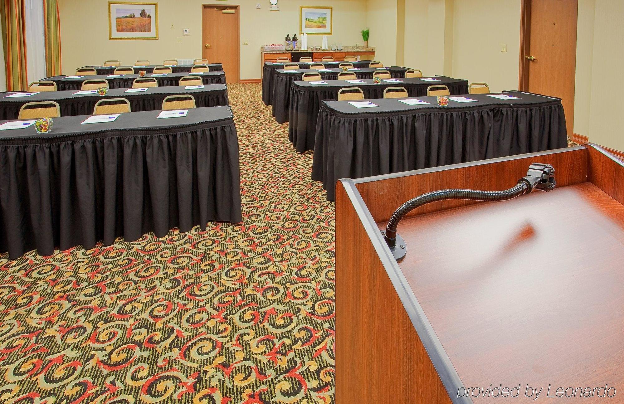 Holiday Inn Express & Suites Fort Worth - Fossil Creek By Ihg Зручності фото
