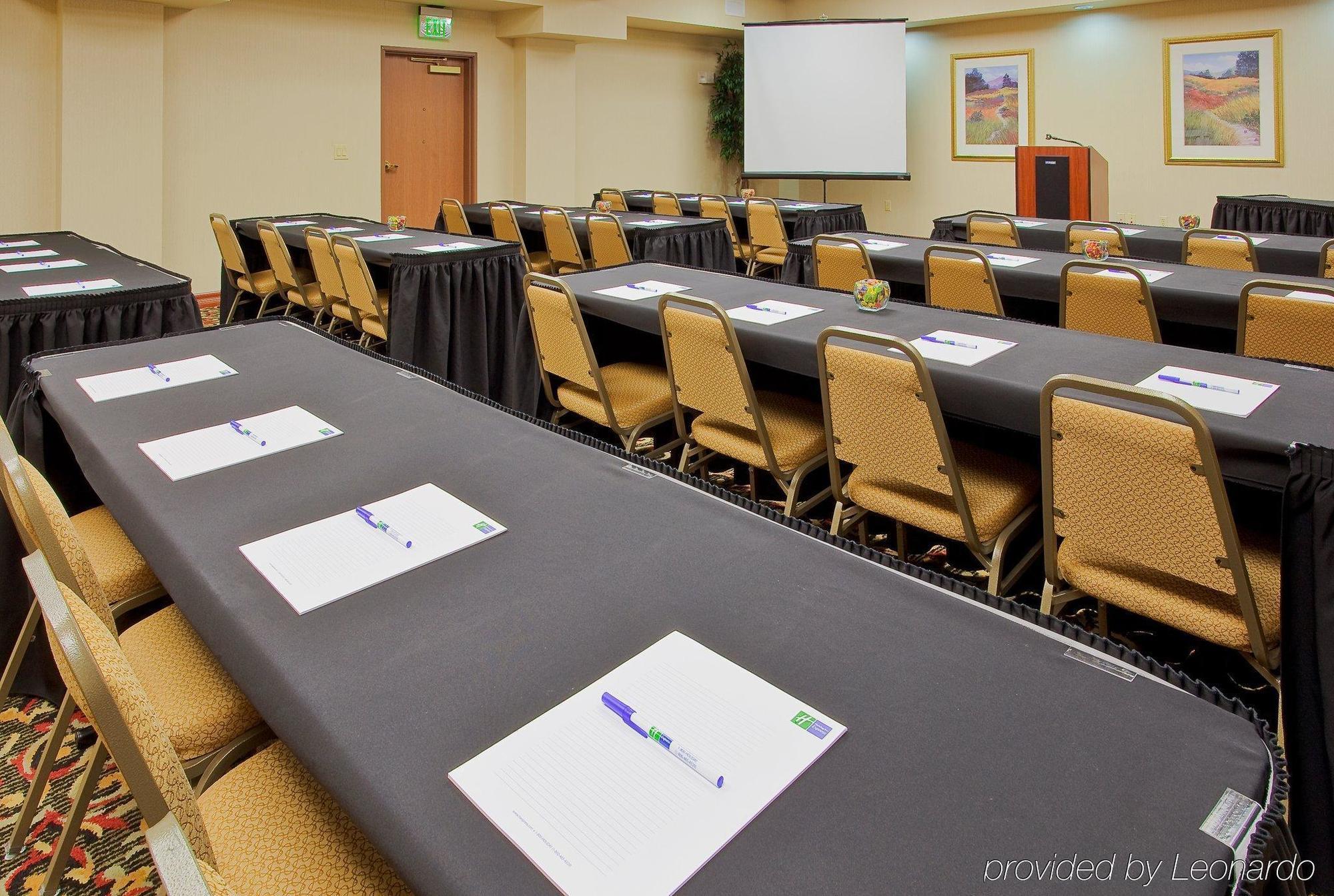 Holiday Inn Express & Suites Fort Worth - Fossil Creek By Ihg Зручності фото