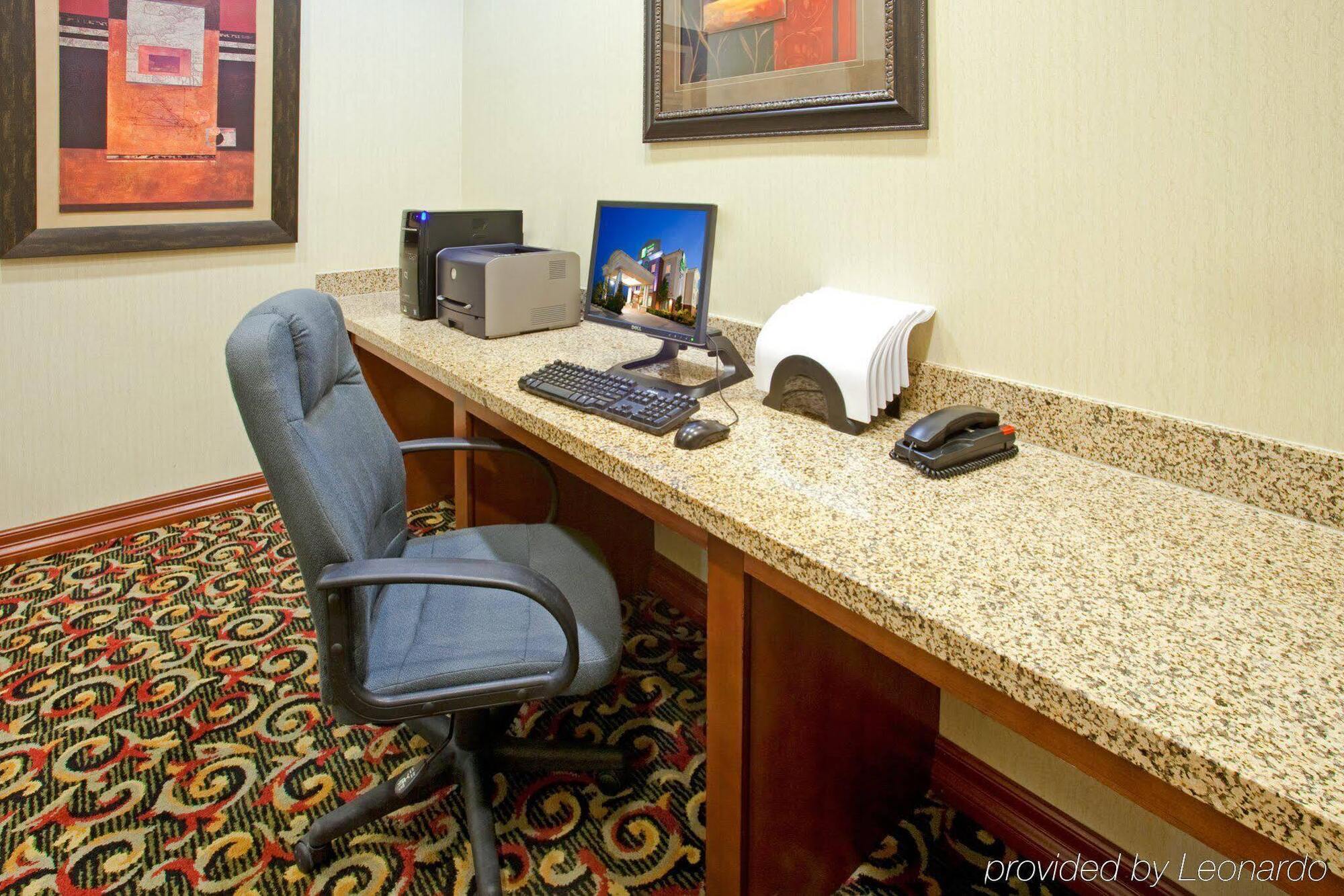 Holiday Inn Express & Suites Fort Worth - Fossil Creek By Ihg Екстер'єр фото